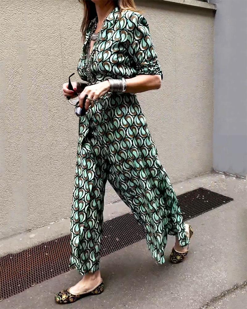 Stylish printed two-piece set for shirt and pants