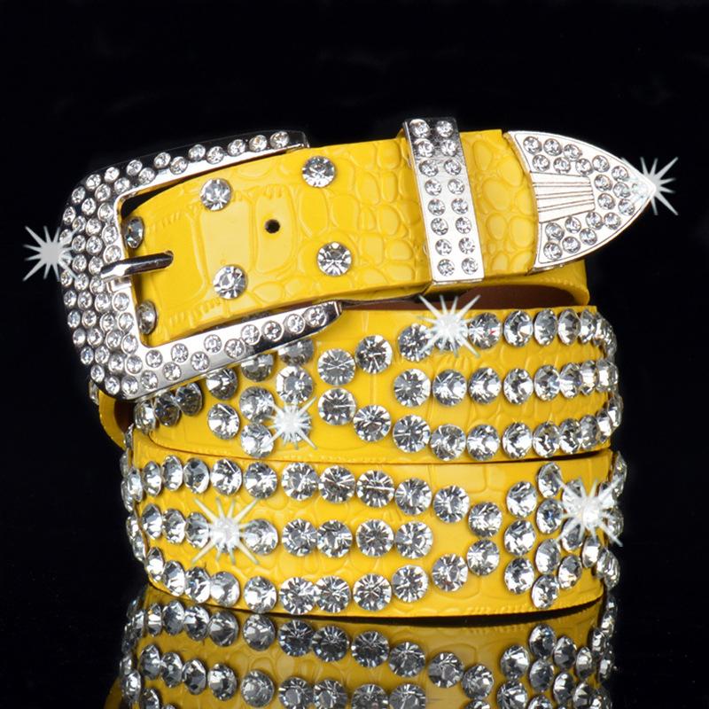 Stylish and versatile rhinestone belt