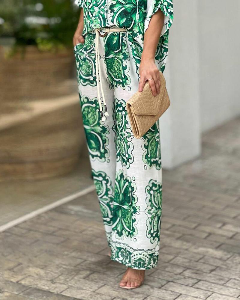 Stylish and casual printed two-piece suit