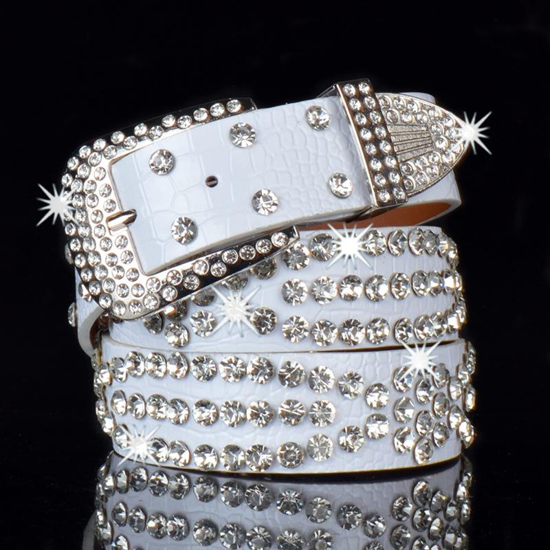 Stylish and versatile rhinestone belt