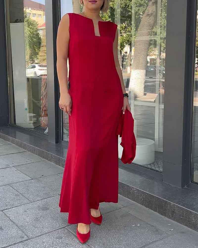 Simple sleeveless maxi dress