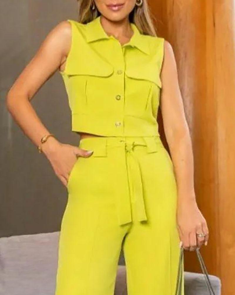 Stylish two-piece suit with sleeveless cropped shirt & trousers