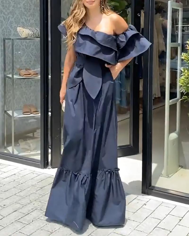 Elegant and stylish maxi dress with ruffles